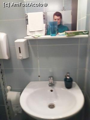 [P08] camera dubla -interior baie cu dozator gel dus si recipient cu sapun lichid pentru maini » foto by ile57b
 - 
<span class="allrVoted glyphicon glyphicon-heart hidden" id="av1358641"></span>
<a class="m-l-10 hidden" id="sv1358641" onclick="voting_Foto_DelVot(,1358641,17793)" role="button">șterge vot <span class="glyphicon glyphicon-remove"></span></a>
<a id="v91358641" class=" c-red"  onclick="voting_Foto_SetVot(1358641)" role="button"><span class="glyphicon glyphicon-heart-empty"></span> <b>LIKE</b> = Votează poza</a> <img class="hidden"  id="f1358641W9" src="/imagini/loader.gif" border="0" /><span class="AjErrMes hidden" id="e1358641ErM"></span>