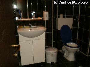 [P13] HOTEL MARASESTI-CAMERA 106, DETALIU BAIE » foto by ile57b
 - 
<span class="allrVoted glyphicon glyphicon-heart hidden" id="av579793"></span>
<a class="m-l-10 hidden" id="sv579793" onclick="voting_Foto_DelVot(,579793,17793)" role="button">șterge vot <span class="glyphicon glyphicon-remove"></span></a>
<a id="v9579793" class=" c-red"  onclick="voting_Foto_SetVot(579793)" role="button"><span class="glyphicon glyphicon-heart-empty"></span> <b>LIKE</b> = Votează poza</a> <img class="hidden"  id="f579793W9" src="/imagini/loader.gif" border="0" /><span class="AjErrMes hidden" id="e579793ErM"></span>