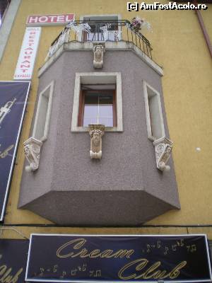 [P03] HOTEL MARASESTI-DETALIU DECOR EXTERIOR » foto by ile57b
 - 
<span class="allrVoted glyphicon glyphicon-heart hidden" id="av579772"></span>
<a class="m-l-10 hidden" id="sv579772" onclick="voting_Foto_DelVot(,579772,17793)" role="button">șterge vot <span class="glyphicon glyphicon-remove"></span></a>
<a id="v9579772" class=" c-red"  onclick="voting_Foto_SetVot(579772)" role="button"><span class="glyphicon glyphicon-heart-empty"></span> <b>LIKE</b> = Votează poza</a> <img class="hidden"  id="f579772W9" src="/imagini/loader.gif" border="0" /><span class="AjErrMes hidden" id="e579772ErM"></span>
