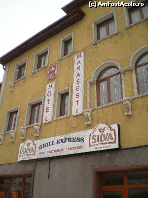 [P05] HOTEL MARASESTI-DETALIU FATADA PRINCIPALA » foto by ile57b
 - 
<span class="allrVoted glyphicon glyphicon-heart hidden" id="av579775"></span>
<a class="m-l-10 hidden" id="sv579775" onclick="voting_Foto_DelVot(,579775,17793)" role="button">șterge vot <span class="glyphicon glyphicon-remove"></span></a>
<a id="v9579775" class=" c-red"  onclick="voting_Foto_SetVot(579775)" role="button"><span class="glyphicon glyphicon-heart-empty"></span> <b>LIKE</b> = Votează poza</a> <img class="hidden"  id="f579775W9" src="/imagini/loader.gif" border="0" /><span class="AjErrMes hidden" id="e579775ErM"></span>