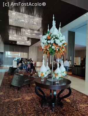 [P21] Eastin Sathorn Hotel - recepția de la parter » foto by crismis
 - 
<span class="allrVoted glyphicon glyphicon-heart hidden" id="av1358604"></span>
<a class="m-l-10 hidden" id="sv1358604" onclick="voting_Foto_DelVot(,1358604,17808)" role="button">șterge vot <span class="glyphicon glyphicon-remove"></span></a>
<a id="v91358604" class=" c-red"  onclick="voting_Foto_SetVot(1358604)" role="button"><span class="glyphicon glyphicon-heart-empty"></span> <b>LIKE</b> = Votează poza</a> <img class="hidden"  id="f1358604W9" src="/imagini/loader.gif" border="0" /><span class="AjErrMes hidden" id="e1358604ErM"></span>
