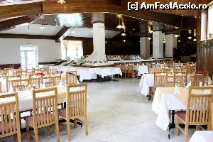 [P15] Restaurantul Hotelului Belvedere aranjat pentru evenimente » foto by Admin
 - 
<span class="allrVoted glyphicon glyphicon-heart hidden" id="av581375"></span>
<a class="m-l-10 hidden" id="sv581375" onclick="voting_Foto_DelVot(,581375,17815)" role="button">șterge vot <span class="glyphicon glyphicon-remove"></span></a>
<a id="v9581375" class=" c-red"  onclick="voting_Foto_SetVot(581375)" role="button"><span class="glyphicon glyphicon-heart-empty"></span> <b>LIKE</b> = Votează poza</a> <img class="hidden"  id="f581375W9" src="/imagini/loader.gif" border="0" /><span class="AjErrMes hidden" id="e581375ErM"></span>