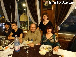 [P09] Întâlnirea AFA 2015 - Hotel Belvedere Predeal. Aici avem de la stanga la dreapta asa: Kikiritzi cu fiul ei, CornelM cu sotia si in spate Gina.  » foto by vega06
 - 
<span class="allrVoted glyphicon glyphicon-heart hidden" id="av606332"></span>
<a class="m-l-10 hidden" id="sv606332" onclick="voting_Foto_DelVot(,606332,17815)" role="button">șterge vot <span class="glyphicon glyphicon-remove"></span></a>
<a id="v9606332" class=" c-red"  onclick="voting_Foto_SetVot(606332)" role="button"><span class="glyphicon glyphicon-heart-empty"></span> <b>LIKE</b> = Votează poza</a> <img class="hidden"  id="f606332W9" src="/imagini/loader.gif" border="0" /><span class="AjErrMes hidden" id="e606332ErM"></span>