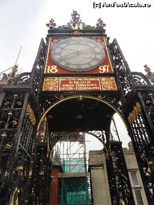 [P11] Eastgate Clock: renumitul ceas - emblema a orasului Chester, ridicat pe Poarta de Est in 1897, asa cum se poate observa si din poza, cu ocazia aniversarii a 60 de ani de domnie a reginei Victoria a Marii Britanii » foto by zuftim
 - 
<span class="allrVoted glyphicon glyphicon-heart hidden" id="av581482"></span>
<a class="m-l-10 hidden" id="sv581482" onclick="voting_Foto_DelVot(,581482,17820)" role="button">șterge vot <span class="glyphicon glyphicon-remove"></span></a>
<a id="v9581482" class=" c-red"  onclick="voting_Foto_SetVot(581482)" role="button"><span class="glyphicon glyphicon-heart-empty"></span> <b>LIKE</b> = Votează poza</a> <img class="hidden"  id="f581482W9" src="/imagini/loader.gif" border="0" /><span class="AjErrMes hidden" id="e581482ErM"></span>