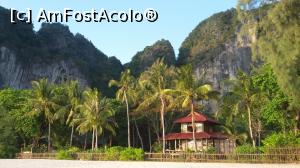 [P04] Railay » foto by MoniQ69
 - 
<span class="allrVoted glyphicon glyphicon-heart hidden" id="av966572"></span>
<a class="m-l-10 hidden" id="sv966572" onclick="voting_Foto_DelVot(,966572,17822)" role="button">șterge vot <span class="glyphicon glyphicon-remove"></span></a>
<a id="v9966572" class=" c-red"  onclick="voting_Foto_SetVot(966572)" role="button"><span class="glyphicon glyphicon-heart-empty"></span> <b>LIKE</b> = Votează poza</a> <img class="hidden"  id="f966572W9" src="/imagini/loader.gif" border="0" /><span class="AjErrMes hidden" id="e966572ErM"></span>