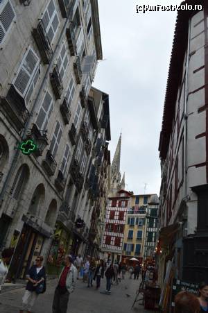 [P08] Bayonne - în centrul vechi » foto by makuy*
 - 
<span class="allrVoted glyphicon glyphicon-heart hidden" id="av581794"></span>
<a class="m-l-10 hidden" id="sv581794" onclick="voting_Foto_DelVot(,581794,17826)" role="button">șterge vot <span class="glyphicon glyphicon-remove"></span></a>
<a id="v9581794" class=" c-red"  onclick="voting_Foto_SetVot(581794)" role="button"><span class="glyphicon glyphicon-heart-empty"></span> <b>LIKE</b> = Votează poza</a> <img class="hidden"  id="f581794W9" src="/imagini/loader.gif" border="0" /><span class="AjErrMes hidden" id="e581794ErM"></span>