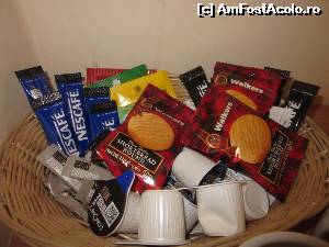 [P11] De toate pentru toate gusturile: biscuiți, cafea, lapte condensat, ceai, etc.  » foto by ariciu*
 - 
<span class="allrVoted glyphicon glyphicon-heart hidden" id="av583421"></span>
<a class="m-l-10 hidden" id="sv583421" onclick="voting_Foto_DelVot(,583421,17848)" role="button">șterge vot <span class="glyphicon glyphicon-remove"></span></a>
<a id="v9583421" class=" c-red"  onclick="voting_Foto_SetVot(583421)" role="button"><span class="glyphicon glyphicon-heart-empty"></span> <b>LIKE</b> = Votează poza</a> <img class="hidden"  id="f583421W9" src="/imagini/loader.gif" border="0" /><span class="AjErrMes hidden" id="e583421ErM"></span>
