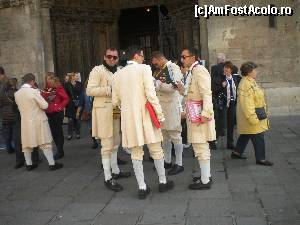 [P16] In fata catedralei Stephansdom se vand bilete pentru concerte » foto by didona_stelea
 - 
<span class="allrVoted glyphicon glyphicon-heart hidden" id="av584014"></span>
<a class="m-l-10 hidden" id="sv584014" onclick="voting_Foto_DelVot(,584014,17856)" role="button">șterge vot <span class="glyphicon glyphicon-remove"></span></a>
<a id="v9584014" class=" c-red"  onclick="voting_Foto_SetVot(584014)" role="button"><span class="glyphicon glyphicon-heart-empty"></span> <b>LIKE</b> = Votează poza</a> <img class="hidden"  id="f584014W9" src="/imagini/loader.gif" border="0" /><span class="AjErrMes hidden" id="e584014ErM"></span>