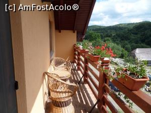 [P11] Balconul de la etajul 1, la care au acces 2 camere.  » foto by Safta Radu
 - 
<span class="allrVoted glyphicon glyphicon-heart hidden" id="av1096149"></span>
<a class="m-l-10 hidden" id="sv1096149" onclick="voting_Foto_DelVot(,1096149,17858)" role="button">șterge vot <span class="glyphicon glyphicon-remove"></span></a>
<a id="v91096149" class=" c-red"  onclick="voting_Foto_SetVot(1096149)" role="button"><span class="glyphicon glyphicon-heart-empty"></span> <b>LIKE</b> = Votează poza</a> <img class="hidden"  id="f1096149W9" src="/imagini/loader.gif" border="0" /><span class="AjErrMes hidden" id="e1096149ErM"></span>