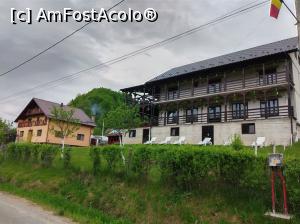 [P27] Pensiunea Maria Boroica, ambele clădiri » foto by eugen.sv
 - 
<span class="allrVoted glyphicon glyphicon-heart hidden" id="av1228301"></span>
<a class="m-l-10 hidden" id="sv1228301" onclick="voting_Foto_DelVot(,1228301,17858)" role="button">șterge vot <span class="glyphicon glyphicon-remove"></span></a>
<a id="v91228301" class=" c-red"  onclick="voting_Foto_SetVot(1228301)" role="button"><span class="glyphicon glyphicon-heart-empty"></span> <b>LIKE</b> = Votează poza</a> <img class="hidden"  id="f1228301W9" src="/imagini/loader.gif" border="0" /><span class="AjErrMes hidden" id="e1228301ErM"></span>