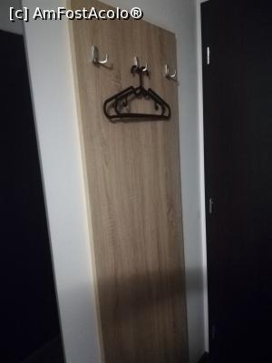 [P10] Hotel Otopeni - corpul nou, cameră parter » foto by Cris
 - 
<span class="allrVoted glyphicon glyphicon-heart hidden" id="av981975"></span>
<a class="m-l-10 hidden" id="sv981975" onclick="voting_Foto_DelVot(,981975,17869)" role="button">șterge vot <span class="glyphicon glyphicon-remove"></span></a>
<a id="v9981975" class=" c-red"  onclick="voting_Foto_SetVot(981975)" role="button"><span class="glyphicon glyphicon-heart-empty"></span> <b>LIKE</b> = Votează poza</a> <img class="hidden"  id="f981975W9" src="/imagini/loader.gif" border="0" /><span class="AjErrMes hidden" id="e981975ErM"></span>
