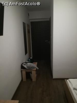 [P07] Hotel Otopeni - corpul nou, cameră parter » foto by Cris
 - 
<span class="allrVoted glyphicon glyphicon-heart hidden" id="av981972"></span>
<a class="m-l-10 hidden" id="sv981972" onclick="voting_Foto_DelVot(,981972,17869)" role="button">șterge vot <span class="glyphicon glyphicon-remove"></span></a>
<a id="v9981972" class=" c-red"  onclick="voting_Foto_SetVot(981972)" role="button"><span class="glyphicon glyphicon-heart-empty"></span> <b>LIKE</b> = Votează poza</a> <img class="hidden"  id="f981972W9" src="/imagini/loader.gif" border="0" /><span class="AjErrMes hidden" id="e981972ErM"></span>