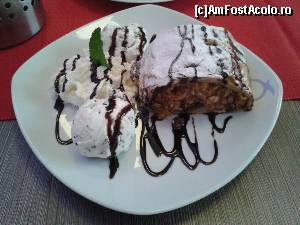 [P45] Strudel cu mere KafKa Caffe » foto by Adelina R
 - 
<span class="allrVoted glyphicon glyphicon-heart hidden" id="av585477"></span>
<a class="m-l-10 hidden" id="sv585477" onclick="voting_Foto_DelVot(,585477,17892)" role="button">șterge vot <span class="glyphicon glyphicon-remove"></span></a>
<a id="v9585477" class=" c-red"  onclick="voting_Foto_SetVot(585477)" role="button"><span class="glyphicon glyphicon-heart-empty"></span> <b>LIKE</b> = Votează poza</a> <img class="hidden"  id="f585477W9" src="/imagini/loader.gif" border="0" /><span class="AjErrMes hidden" id="e585477ErM"></span>