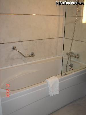 [P23] Rixos Hotel, Konya; si alta parte a baii » foto by crismis
 - 
<span class="allrVoted glyphicon glyphicon-heart hidden" id="av586031"></span>
<a class="m-l-10 hidden" id="sv586031" onclick="voting_Foto_DelVot(,586031,17901)" role="button">șterge vot <span class="glyphicon glyphicon-remove"></span></a>
<a id="v9586031" class=" c-red"  onclick="voting_Foto_SetVot(586031)" role="button"><span class="glyphicon glyphicon-heart-empty"></span> <b>LIKE</b> = Votează poza</a> <img class="hidden"  id="f586031W9" src="/imagini/loader.gif" border="0" /><span class="AjErrMes hidden" id="e586031ErM"></span>