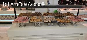 [P15] prajituri restaurant principal » foto by gioko
 - 
<span class="allrVoted glyphicon glyphicon-heart hidden" id="av1516385"></span>
<a class="m-l-10 hidden" id="sv1516385" onclick="voting_Foto_DelVot(,1516385,17952)" role="button">șterge vot <span class="glyphicon glyphicon-remove"></span></a>
<a id="v91516385" class=" c-red"  onclick="voting_Foto_SetVot(1516385)" role="button"><span class="glyphicon glyphicon-heart-empty"></span> <b>LIKE</b> = Votează poza</a> <img class="hidden"  id="f1516385W9" src="/imagini/loader.gif" border="0" /><span class="AjErrMes hidden" id="e1516385ErM"></span>