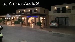 [P34] Intrarea la hotel, seara.  » foto by maryka
 - 
<span class="allrVoted glyphicon glyphicon-heart hidden" id="av750750"></span>
<a class="m-l-10 hidden" id="sv750750" onclick="voting_Foto_DelVot(,750750,17956)" role="button">șterge vot <span class="glyphicon glyphicon-remove"></span></a>
<a id="v9750750" class=" c-red"  onclick="voting_Foto_SetVot(750750)" role="button"><span class="glyphicon glyphicon-heart-empty"></span> <b>LIKE</b> = Votează poza</a> <img class="hidden"  id="f750750W9" src="/imagini/loader.gif" border="0" /><span class="AjErrMes hidden" id="e750750ErM"></span>