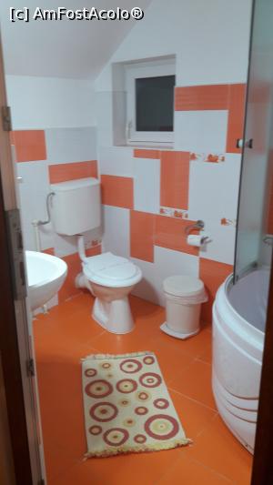 [P05] imagine din camera noastra - grupul sanitar » foto by silvia tudoran
 - 
<span class="allrVoted glyphicon glyphicon-heart hidden" id="av932398"></span>
<a class="m-l-10 hidden" id="sv932398" onclick="voting_Foto_DelVot(,932398,17966)" role="button">șterge vot <span class="glyphicon glyphicon-remove"></span></a>
<a id="v9932398" class=" c-red"  onclick="voting_Foto_SetVot(932398)" role="button"><span class="glyphicon glyphicon-heart-empty"></span> <b>LIKE</b> = Votează poza</a> <img class="hidden"  id="f932398W9" src="/imagini/loader.gif" border="0" /><span class="AjErrMes hidden" id="e932398ErM"></span>