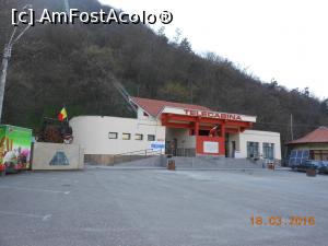 [P01] Cetatea Deva - Stația de telecabină și punctul de informare turistică.  » foto by iulianic
 - 
<span class="allrVoted glyphicon glyphicon-heart hidden" id="av732646"></span>
<a class="m-l-10 hidden" id="sv732646" onclick="voting_Foto_DelVot(,732646,17970)" role="button">șterge vot <span class="glyphicon glyphicon-remove"></span></a>
<a id="v9732646" class=" c-red"  onclick="voting_Foto_SetVot(732646)" role="button"><span class="glyphicon glyphicon-heart-empty"></span> <b>LIKE</b> = Votează poza</a> <img class="hidden"  id="f732646W9" src="/imagini/loader.gif" border="0" /><span class="AjErrMes hidden" id="e732646ErM"></span>