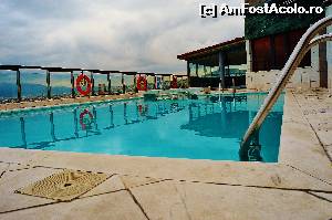 [P02] Piscina de pe terasa de la etajul 12 » foto by Ioan Raita
 - 
<span class="allrVoted glyphicon glyphicon-heart hidden" id="av613424"></span>
<a class="m-l-10 hidden" id="sv613424" onclick="voting_Foto_DelVot(,613424,17995)" role="button">șterge vot <span class="glyphicon glyphicon-remove"></span></a>
<a id="v9613424" class=" c-red"  onclick="voting_Foto_SetVot(613424)" role="button"><span class="glyphicon glyphicon-heart-empty"></span> <b>LIKE</b> = Votează poza</a> <img class="hidden"  id="f613424W9" src="/imagini/loader.gif" border="0" /><span class="AjErrMes hidden" id="e613424ErM"></span>
