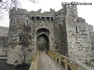 [P61] Beaumaris Castle » foto by zuftim
 - 
<span class="allrVoted glyphicon glyphicon-heart hidden" id="av591355"></span>
<a class="m-l-10 hidden" id="sv591355" onclick="voting_Foto_DelVot(,591355,17998)" role="button">șterge vot <span class="glyphicon glyphicon-remove"></span></a>
<a id="v9591355" class=" c-red"  onclick="voting_Foto_SetVot(591355)" role="button"><span class="glyphicon glyphicon-heart-empty"></span> <b>LIKE</b> = Votează poza</a> <img class="hidden"  id="f591355W9" src="/imagini/loader.gif" border="0" /><span class="AjErrMes hidden" id="e591355ErM"></span>