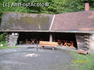 [P48] Unul din locurile amenajate pentru grătar. În caz de ploaie, există un grătar și în interior!  » foto by puiutea
 - 
<span class="allrVoted glyphicon glyphicon-heart hidden" id="av1024434"></span>
<a class="m-l-10 hidden" id="sv1024434" onclick="voting_Foto_DelVot(,1024434,18008)" role="button">șterge vot <span class="glyphicon glyphicon-remove"></span></a>
<a id="v91024434" class=" c-red"  onclick="voting_Foto_SetVot(1024434)" role="button"><span class="glyphicon glyphicon-heart-empty"></span> <b>LIKE</b> = Votează poza</a> <img class="hidden"  id="f1024434W9" src="/imagini/loader.gif" border="0" /><span class="AjErrMes hidden" id="e1024434ErM"></span>
