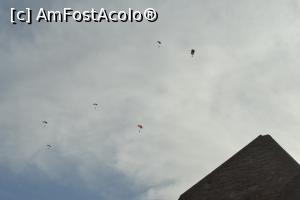 [P19] o surpriza din cer, nu sunt zei, sunt parasutisti » foto by gabiwilhelm
 - 
<span class="allrVoted glyphicon glyphicon-heart hidden" id="av1223415"></span>
<a class="m-l-10 hidden" id="sv1223415" onclick="voting_Foto_DelVot(,1223415,18012)" role="button">șterge vot <span class="glyphicon glyphicon-remove"></span></a>
<a id="v91223415" class=" c-red"  onclick="voting_Foto_SetVot(1223415)" role="button"><span class="glyphicon glyphicon-heart-empty"></span> <b>LIKE</b> = Votează poza</a> <img class="hidden"  id="f1223415W9" src="/imagini/loader.gif" border="0" /><span class="AjErrMes hidden" id="e1223415ErM"></span>