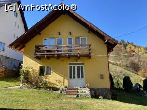 [P02] Casa Sânziana - intrarea în vilă şi balconul meu » foto by nicole33
 - 
<span class="allrVoted glyphicon glyphicon-heart hidden" id="av1329155"></span>
<a class="m-l-10 hidden" id="sv1329155" onclick="voting_Foto_DelVot(,1329155,18022)" role="button">șterge vot <span class="glyphicon glyphicon-remove"></span></a>
<a id="v91329155" class=" c-red"  onclick="voting_Foto_SetVot(1329155)" role="button"><span class="glyphicon glyphicon-heart-empty"></span> <b>LIKE</b> = Votează poza</a> <img class="hidden"  id="f1329155W9" src="/imagini/loader.gif" border="0" /><span class="AjErrMes hidden" id="e1329155ErM"></span>