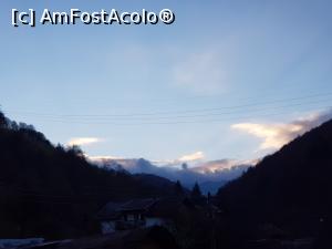[P26] Casa Sânziana - vedere din balcon » foto by nicole33
 - 
<span class="allrVoted glyphicon glyphicon-heart hidden" id="av1329179"></span>
<a class="m-l-10 hidden" id="sv1329179" onclick="voting_Foto_DelVot(,1329179,18022)" role="button">șterge vot <span class="glyphicon glyphicon-remove"></span></a>
<a id="v91329179" class=" c-red"  onclick="voting_Foto_SetVot(1329179)" role="button"><span class="glyphicon glyphicon-heart-empty"></span> <b>LIKE</b> = Votează poza</a> <img class="hidden"  id="f1329179W9" src="/imagini/loader.gif" border="0" /><span class="AjErrMes hidden" id="e1329179ErM"></span>
