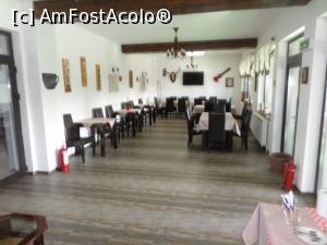 [P03] Sala de mese. » foto by Safta Radu
 - 
<span class="allrVoted glyphicon glyphicon-heart hidden" id="av1378578"></span>
<a class="m-l-10 hidden" id="sv1378578" onclick="voting_Foto_DelVot(,1378578,18024)" role="button">șterge vot <span class="glyphicon glyphicon-remove"></span></a>
<a id="v91378578" class=" c-red"  onclick="voting_Foto_SetVot(1378578)" role="button"><span class="glyphicon glyphicon-heart-empty"></span> <b>LIKE</b> = Votează poza</a> <img class="hidden"  id="f1378578W9" src="/imagini/loader.gif" border="0" /><span class="AjErrMes hidden" id="e1378578ErM"></span>