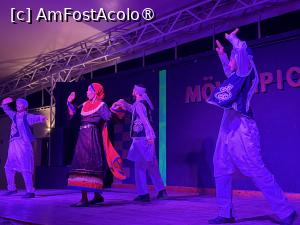 [P12] Spectacol folcloric la Movenpick! » foto by ARA
 - 
<span class="allrVoted glyphicon glyphicon-heart hidden" id="av1506470"></span>
<a class="m-l-10 hidden" id="sv1506470" onclick="voting_Foto_DelVot(,1506470,18030)" role="button">șterge vot <span class="glyphicon glyphicon-remove"></span></a>
<a id="v91506470" class=" c-red"  onclick="voting_Foto_SetVot(1506470)" role="button"><span class="glyphicon glyphicon-heart-empty"></span> <b>LIKE</b> = Votează poza</a> <img class="hidden"  id="f1506470W9" src="/imagini/loader.gif" border="0" /><span class="AjErrMes hidden" id="e1506470ErM"></span>