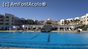 [P26] vedere spre piscina » foto by elenaadina
 - 
<span class="allrVoted glyphicon glyphicon-heart hidden" id="av1263276"></span>
<a class="m-l-10 hidden" id="sv1263276" onclick="voting_Foto_DelVot(,1263276,18031)" role="button">șterge vot <span class="glyphicon glyphicon-remove"></span></a>
<a id="v91263276" class=" c-red"  onclick="voting_Foto_SetVot(1263276)" role="button"><span class="glyphicon glyphicon-heart-empty"></span> <b>LIKE</b> = Votează poza</a> <img class="hidden"  id="f1263276W9" src="/imagini/loader.gif" border="0" /><span class="AjErrMes hidden" id="e1263276ErM"></span>