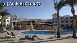 [P28] in fata era restaurantul si o piscina mai mica » foto by elenaadina
 - 
<span class="allrVoted glyphicon glyphicon-heart hidden" id="av1263278"></span>
<a class="m-l-10 hidden" id="sv1263278" onclick="voting_Foto_DelVot(,1263278,18031)" role="button">șterge vot <span class="glyphicon glyphicon-remove"></span></a>
<a id="v91263278" class=" c-red"  onclick="voting_Foto_SetVot(1263278)" role="button"><span class="glyphicon glyphicon-heart-empty"></span> <b>LIKE</b> = Votează poza</a> <img class="hidden"  id="f1263278W9" src="/imagini/loader.gif" border="0" /><span class="AjErrMes hidden" id="e1263278ErM"></span>