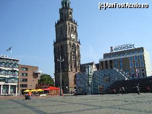 [P12] Grote Markt in centrul istoric... centrul turistic de informatii e in cladirea albastra... Turnul Martini » foto by mireille
 - 
<span class="allrVoted glyphicon glyphicon-heart hidden" id="av592750"></span>
<a class="m-l-10 hidden" id="sv592750" onclick="voting_Foto_DelVot(,592750,18035)" role="button">șterge vot <span class="glyphicon glyphicon-remove"></span></a>
<a id="v9592750" class=" c-red"  onclick="voting_Foto_SetVot(592750)" role="button"><span class="glyphicon glyphicon-heart-empty"></span> <b>LIKE</b> = Votează poza</a> <img class="hidden"  id="f592750W9" src="/imagini/loader.gif" border="0" /><span class="AjErrMes hidden" id="e592750ErM"></span>
