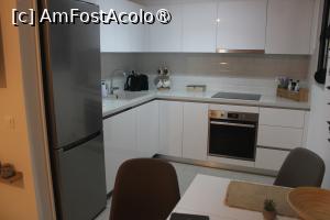 [P16] Rodos, Aetheria Central Apartments, Apartamentul 2, Zona de bucătăreală » foto by mprofeanu
 - 
<span class="allrVoted glyphicon glyphicon-heart hidden" id="av1419145"></span>
<a class="m-l-10 hidden" id="sv1419145" onclick="voting_Foto_DelVot(,1419145,18075)" role="button">șterge vot <span class="glyphicon glyphicon-remove"></span></a>
<a id="v91419145" class=" c-red"  onclick="voting_Foto_SetVot(1419145)" role="button"><span class="glyphicon glyphicon-heart-empty"></span> <b>LIKE</b> = Votează poza</a> <img class="hidden"  id="f1419145W9" src="/imagini/loader.gif" border="0" /><span class="AjErrMes hidden" id="e1419145ErM"></span>