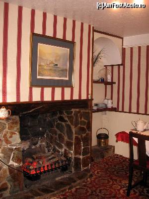 [P10] Semineul din camera in care am luat micul dejun.  » foto by Cucu Bau
 - 
<span class="allrVoted glyphicon glyphicon-heart hidden" id="av595406"></span>
<a class="m-l-10 hidden" id="sv595406" onclick="voting_Foto_DelVot(,595406,18078)" role="button">șterge vot <span class="glyphicon glyphicon-remove"></span></a>
<a id="v9595406" class=" c-red"  onclick="voting_Foto_SetVot(595406)" role="button"><span class="glyphicon glyphicon-heart-empty"></span> <b>LIKE</b> = Votează poza</a> <img class="hidden"  id="f595406W9" src="/imagini/loader.gif" border="0" /><span class="AjErrMes hidden" id="e595406ErM"></span>