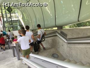 [P01] Am coborat din funicular si ne indreptam spre lift. Puteti cobori pe scari mai departe, dar sunt ceva etaje.  » foto by mishu
 - 
<span class="allrVoted glyphicon glyphicon-heart hidden" id="av1006277"></span>
<a class="m-l-10 hidden" id="sv1006277" onclick="voting_Foto_DelVot(,1006277,18084)" role="button">șterge vot <span class="glyphicon glyphicon-remove"></span></a>
<a id="v91006277" class=" c-red"  onclick="voting_Foto_SetVot(1006277)" role="button"><span class="glyphicon glyphicon-heart-empty"></span> <b>LIKE</b> = Votează poza</a> <img class="hidden"  id="f1006277W9" src="/imagini/loader.gif" border="0" /><span class="AjErrMes hidden" id="e1006277ErM"></span>