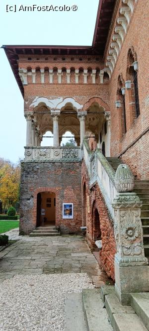 [P33] Foișorul domnesc (sub el - Galeria Foișor). » foto by tata123 🔱
 - 
<span class="allrVoted glyphicon glyphicon-heart hidden" id="av1507035"></span>
<a class="m-l-10 hidden" id="sv1507035" onclick="voting_Foto_DelVot(,1507035,18120)" role="button">șterge vot <span class="glyphicon glyphicon-remove"></span></a>
<a id="v91507035" class=" c-red"  onclick="voting_Foto_SetVot(1507035)" role="button"><span class="glyphicon glyphicon-heart-empty"></span> <b>LIKE</b> = Votează poza</a> <img class="hidden"  id="f1507035W9" src="/imagini/loader.gif" border="0" /><span class="AjErrMes hidden" id="e1507035ErM"></span>