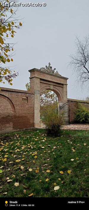 [P38] Poartă pe latura nordică (basorelief reprezentând pe Minerva, adus de la una din reședințele Golescu). » foto by tata123 🔱
 - 
<span class="allrVoted glyphicon glyphicon-heart hidden" id="av1507040"></span>
<a class="m-l-10 hidden" id="sv1507040" onclick="voting_Foto_DelVot(,1507040,18120)" role="button">șterge vot <span class="glyphicon glyphicon-remove"></span></a>
<a id="v91507040" class=" c-red"  onclick="voting_Foto_SetVot(1507040)" role="button"><span class="glyphicon glyphicon-heart-empty"></span> <b>LIKE</b> = Votează poza</a> <img class="hidden"  id="f1507040W9" src="/imagini/loader.gif" border="0" /><span class="AjErrMes hidden" id="e1507040ErM"></span>