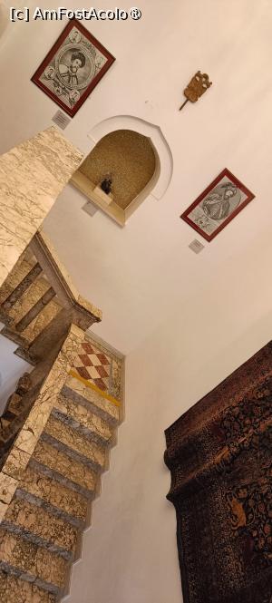 [P06] Scări acces etaj palat. » foto by tata123 🔱
 - 
<span class="allrVoted glyphicon glyphicon-heart hidden" id="av1507008"></span>
<a class="m-l-10 hidden" id="sv1507008" onclick="voting_Foto_DelVot(,1507008,18120)" role="button">șterge vot <span class="glyphicon glyphicon-remove"></span></a>
<a id="v91507008" class=" c-red"  onclick="voting_Foto_SetVot(1507008)" role="button"><span class="glyphicon glyphicon-heart-empty"></span> <b>LIKE</b> = Votează poza</a> <img class="hidden"  id="f1507008W9" src="/imagini/loader.gif" border="0" /><span class="AjErrMes hidden" id="e1507008ErM"></span>