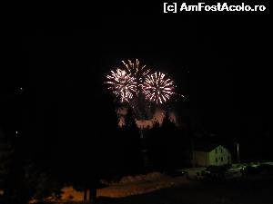 [P04] Serbarile Zapezii Vartop 2015-focuri de artificii vazute din curtea pensiunii » foto by luciaoradea
 - 
<span class="allrVoted glyphicon glyphicon-heart hidden" id="av599621"></span>
<a class="m-l-10 hidden" id="sv599621" onclick="voting_Foto_DelVot(,599621,18142)" role="button">șterge vot <span class="glyphicon glyphicon-remove"></span></a>
<a id="v9599621" class=" c-red"  onclick="voting_Foto_SetVot(599621)" role="button"><span class="glyphicon glyphicon-heart-empty"></span> <b>LIKE</b> = Votează poza</a> <img class="hidden"  id="f599621W9" src="/imagini/loader.gif" border="0" /><span class="AjErrMes hidden" id="e599621ErM"></span>