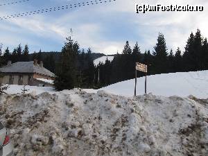 [P09] Vartop-pe marginea drumului troiene de 1 metru jumate. Sus se vede partia » foto by luciaoradea
 - 
<span class="allrVoted glyphicon glyphicon-heart hidden" id="av599727"></span>
<a class="m-l-10 hidden" id="sv599727" onclick="voting_Foto_DelVot(,599727,18142)" role="button">șterge vot <span class="glyphicon glyphicon-remove"></span></a>
<a id="v9599727" class=" c-red"  onclick="voting_Foto_SetVot(599727)" role="button"><span class="glyphicon glyphicon-heart-empty"></span> <b>LIKE</b> = Votează poza</a> <img class="hidden"  id="f599727W9" src="/imagini/loader.gif" border="0" /><span class="AjErrMes hidden" id="e599727ErM"></span>