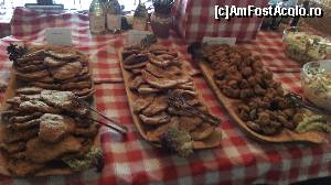 [P20] Paripa Csarda - tăvile de servire din lemn cu legumele pane şi şniţelele.  » foto by bogumil
 - 
<span class="allrVoted glyphicon glyphicon-heart hidden" id="av604366"></span>
<a class="m-l-10 hidden" id="sv604366" onclick="voting_Foto_DelVot(,604366,18192)" role="button">șterge vot <span class="glyphicon glyphicon-remove"></span></a>
<a id="v9604366" class=" c-red"  onclick="voting_Foto_SetVot(604366)" role="button"><span class="glyphicon glyphicon-heart-empty"></span> <b>LIKE</b> = Votează poza</a> <img class="hidden"  id="f604366W9" src="/imagini/loader.gif" border="0" /><span class="AjErrMes hidden" id="e604366ErM"></span>