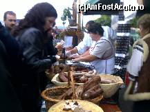 [P25] la orice coada ai sta erau platouri cu degustare, sa nu te plictisesti » foto by Sanziana
 - 
<span class="allrVoted glyphicon glyphicon-heart hidden" id="av140380"></span>
<a class="m-l-10 hidden" id="sv140380" onclick="voting_Foto_DelVot(,140380,18202)" role="button">șterge vot <span class="glyphicon glyphicon-remove"></span></a>
<a id="v9140380" class=" c-red"  onclick="voting_Foto_SetVot(140380)" role="button"><span class="glyphicon glyphicon-heart-empty"></span> <b>LIKE</b> = Votează poza</a> <img class="hidden"  id="f140380W9" src="/imagini/loader.gif" border="0" /><span class="AjErrMes hidden" id="e140380ErM"></span>