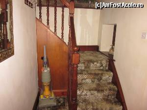 [P12] Ellarbeck Cottage - scările ce duc spre dormitoare și baie.  » foto by ariciu*
 - 
<span class="allrVoted glyphicon glyphicon-heart hidden" id="av607583"></span>
<a class="m-l-10 hidden" id="sv607583" onclick="voting_Foto_DelVot(,607583,18223)" role="button">șterge vot <span class="glyphicon glyphicon-remove"></span></a>
<a id="v9607583" class=" c-red"  onclick="voting_Foto_SetVot(607583)" role="button"><span class="glyphicon glyphicon-heart-empty"></span> <b>LIKE</b> = Votează poza</a> <img class="hidden"  id="f607583W9" src="/imagini/loader.gif" border="0" /><span class="AjErrMes hidden" id="e607583ErM"></span>