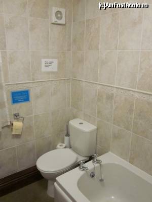 [P22] Ellarbeck Cottage - baia cu buda la distanță de chiuvetă. :))  » foto by ariciu*
 - 
<span class="allrVoted glyphicon glyphicon-heart hidden" id="av607593"></span>
<a class="m-l-10 hidden" id="sv607593" onclick="voting_Foto_DelVot(,607593,18223)" role="button">șterge vot <span class="glyphicon glyphicon-remove"></span></a>
<a id="v9607593" class=" c-red"  onclick="voting_Foto_SetVot(607593)" role="button"><span class="glyphicon glyphicon-heart-empty"></span> <b>LIKE</b> = Votează poza</a> <img class="hidden"  id="f607593W9" src="/imagini/loader.gif" border="0" /><span class="AjErrMes hidden" id="e607593ErM"></span>