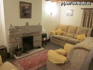 [P07] Ellarbeck Cottage - livingul.  » foto by ariciu*
 - 
<span class="allrVoted glyphicon glyphicon-heart hidden" id="av607578"></span>
<a class="m-l-10 hidden" id="sv607578" onclick="voting_Foto_DelVot(,607578,18223)" role="button">șterge vot <span class="glyphicon glyphicon-remove"></span></a>
<a id="v9607578" class=" c-red"  onclick="voting_Foto_SetVot(607578)" role="button"><span class="glyphicon glyphicon-heart-empty"></span> <b>LIKE</b> = Votează poza</a> <img class="hidden"  id="f607578W9" src="/imagini/loader.gif" border="0" /><span class="AjErrMes hidden" id="e607578ErM"></span>