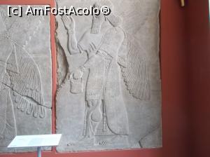 [P03] Muzeul Pergamon. Palatul Regal Nimrud. Un <i>Apkallu</i> cu reprezentarea Regelui Assuebanipal al II-lea. » foto by mihaelavoicu
 - 
<span class="allrVoted glyphicon glyphicon-heart hidden" id="av1208288"></span>
<a class="m-l-10 hidden" id="sv1208288" onclick="voting_Foto_DelVot(,1208288,18249)" role="button">șterge vot <span class="glyphicon glyphicon-remove"></span></a>
<a id="v91208288" class=" c-red"  onclick="voting_Foto_SetVot(1208288)" role="button"><span class="glyphicon glyphicon-heart-empty"></span> <b>LIKE</b> = Votează poza</a> <img class="hidden"  id="f1208288W9" src="/imagini/loader.gif" border="0" /><span class="AjErrMes hidden" id="e1208288ErM"></span>