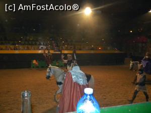 [P13] Un cavaler urmat de servantul sau.  » foto by iulian68
 - 
<span class="allrVoted glyphicon glyphicon-heart hidden" id="av955521"></span>
<a class="m-l-10 hidden" id="sv955521" onclick="voting_Foto_DelVot(,955521,18253)" role="button">șterge vot <span class="glyphicon glyphicon-remove"></span></a>
<a id="v9955521" class=" c-red"  onclick="voting_Foto_SetVot(955521)" role="button"><span class="glyphicon glyphicon-heart-empty"></span> <b>LIKE</b> = Votează poza</a> <img class="hidden"  id="f955521W9" src="/imagini/loader.gif" border="0" /><span class="AjErrMes hidden" id="e955521ErM"></span>
