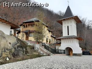 [P23] Mănăstirea Nămăești - Turnul clopotniță » foto by Daisy Petal
 - 
<span class="allrVoted glyphicon glyphicon-heart hidden" id="av1209921"></span>
<a class="m-l-10 hidden" id="sv1209921" onclick="voting_Foto_DelVot(,1209921,18265)" role="button">șterge vot <span class="glyphicon glyphicon-remove"></span></a>
<a id="v91209921" class=" c-red"  onclick="voting_Foto_SetVot(1209921)" role="button"><span class="glyphicon glyphicon-heart-empty"></span> <b>LIKE</b> = Votează poza</a> <img class="hidden"  id="f1209921W9" src="/imagini/loader.gif" border="0" /><span class="AjErrMes hidden" id="e1209921ErM"></span>