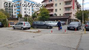 [P02] Înainte de hotel este intrarea în parcare, în stânga (trebuie să vb la recepție ca să-ți deschidă).  » foto by Cor Neliu
 - 
<span class="allrVoted glyphicon glyphicon-heart hidden" id="av1117490"></span>
<a class="m-l-10 hidden" id="sv1117490" onclick="voting_Foto_DelVot(,1117490,18283)" role="button">șterge vot <span class="glyphicon glyphicon-remove"></span></a>
<a id="v91117490" class=" c-red"  onclick="voting_Foto_SetVot(1117490)" role="button"><span class="glyphicon glyphicon-heart-empty"></span> <b>LIKE</b> = Votează poza</a> <img class="hidden"  id="f1117490W9" src="/imagini/loader.gif" border="0" /><span class="AjErrMes hidden" id="e1117490ErM"></span>